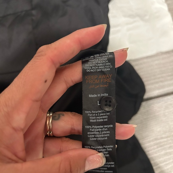 Nasty Gal 100% polyester Ruffle Pajama Shirt & Shorts Set size L- made in India - Picture 4 of 6